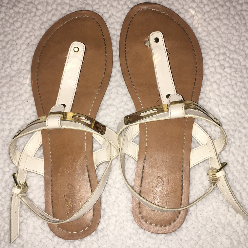 sandals - Picture 2 of 3